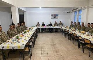 Yayladere Kaymakamı İrdelp, askerler ile iftar açtı