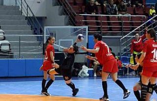 Yenimahalle play-off’a İzmir galibiyeti ile başladı