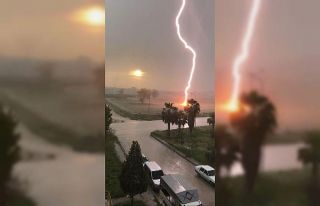 Yıldırımın düşme anını cep telefonuyla kaydetti