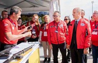 YÖK Başkanı Özvar, SÜ standını gezdi