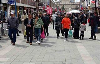 Yozgat’ta çarşı ve pazarda bayram yoğunluğu...