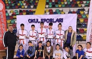 Yunusemre’nin küçüklerinden 10 madalya