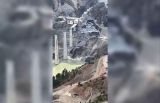 Yusufeli’nde heyelan meydana geldi