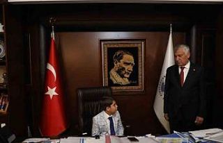 Zeydan Karalar, makamını küçük Mehmet’e bıraktı