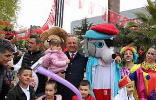 Zonguldak Belediyesi çocuk festivalinde 23 Nisan...