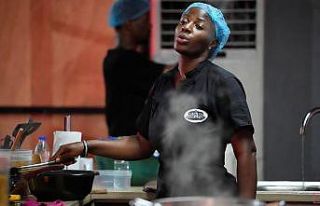 100 saat boyunca yemek yapan Nijeryalı şef rekor...