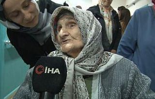 114 yaşında sandığa giderek oy kullandı