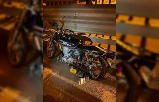 15 yaşındaki motosiklet sürücüsü tırla çarpıştığı...