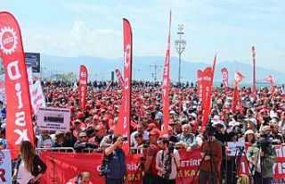 1 Mayıs, İzmir’de coşkuyla kutlandı