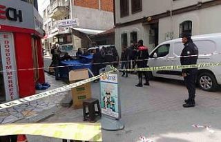 2 aylık bebeğini 6. kattan atarak öldüren annenin...