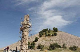 2 bin 43 yıllık ‘tokalaşma’ sütunu yeniden...