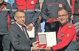 36 canı kurtaran Denizli Büyükşehir İtfaiyesine...