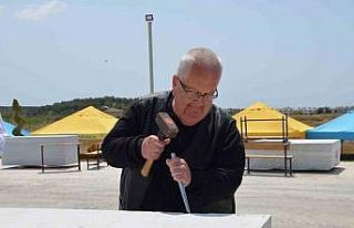 3. Gömeç Heykel Sempozyumu’nda ilk çekiçler...