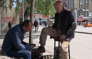 44 yıldır aynı yerde tezgah açıyor, çocuklarını...