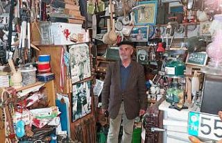 45 yıldır antika eşya topluyor, antikaların sayısını...