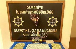 4 binden fazla uyuşturucu hapla yakalanan şüpheli...