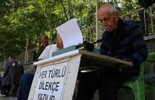 80 yaşındaki emekli astsubay 30 yıldır adliye...