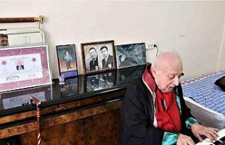 84 yaşında avukat oldu, azmin zaferini çeşitli...