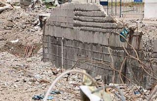 89 kişiye mezar olan Galeria Sitesi’nde zemin numunesinin...