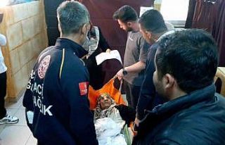 93 yaşındaki Gaffure Nine sandığa sedyede getirildi