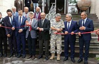 Açık alanda yeni eserlerin de eklendiği DPÜ Müzesi...