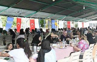 Adana’da 4 milletten 250 anne buluştu