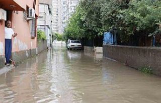 Adana’da sabah saatlerinde etkili olan sağanak...