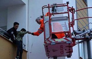 Adana’da şiddetli yağış hayatı felç etti,...