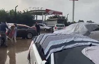 Adıyaman’a ceviz büyüklüğünde dolu yağdı