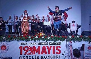 Adliye personelinden Türk halk müziği konseri