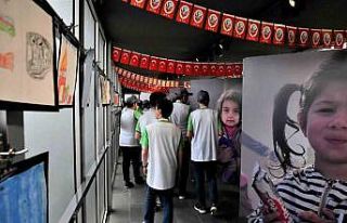 Afetzede çocukların resimleri sergilendi