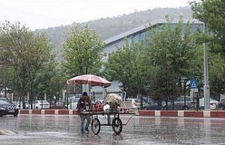 Afyonkarahisar’da yağmur yağışı etkili oldu