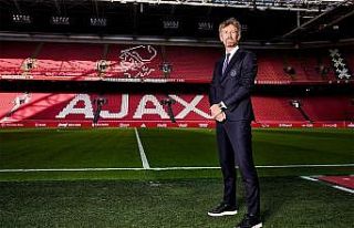 Ajax’ta Edwin van der Sar, CEO’luk görevinden...