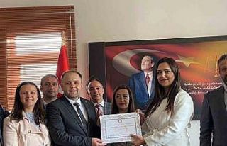 AK Parti Ardahan Milletvekili Kaan Koç mazbatasını...