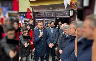 AK Parti Gediz’de seçim irtibat bürosu açtı