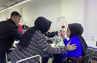 AK Parti vekil adayları Behiye Eker ve Ebru Saraçoğlu...