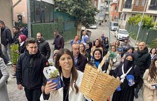 AK Partili aday Ayaydın, Eyüpsultan’da sevgi yürüyüşüne...