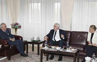 Ak Partili Öncü ve Öz’den Rektör Çomaklı’ya...