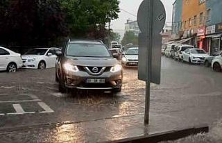 Aksaray’da şiddetli yağmur etkili oluyor