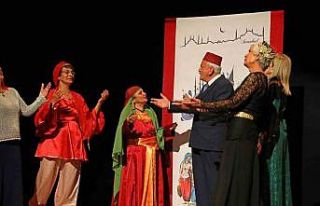 Aktif yaşlılardan müzikal komedi