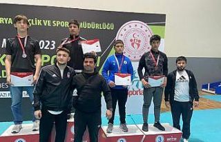 Alaplı Pehlivanlar madalyayla döndü