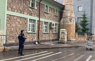 Aleme isabet eden yıldırım cemaati korkuttu