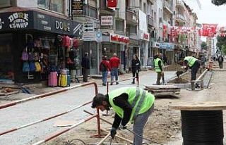 Ali Çetinkaya Caddesi yayalaştırma projesi devam...