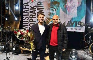 Altınova Gençlik Festivali Mustafa Özdemir ve Ece...