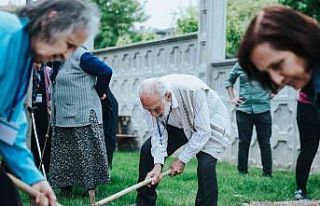 Alzheimer Yaşam Merkezi’nde fideler toprakla buluştu