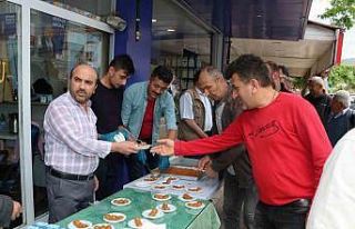 Amasya’da EYT emeklisi berber ilk maaşıyla halka...