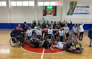Amedspor tekerlekli sandalye basketbol takımı 1....