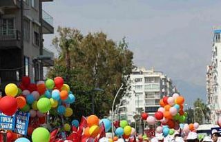 Antalya caddelerinde ENFEST coşkusu