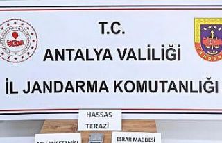Antalya’da jandarmadan uyuşturucu operasyonları