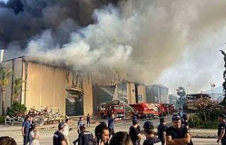 Antalya’da tekne üretim tersanesinde yangın